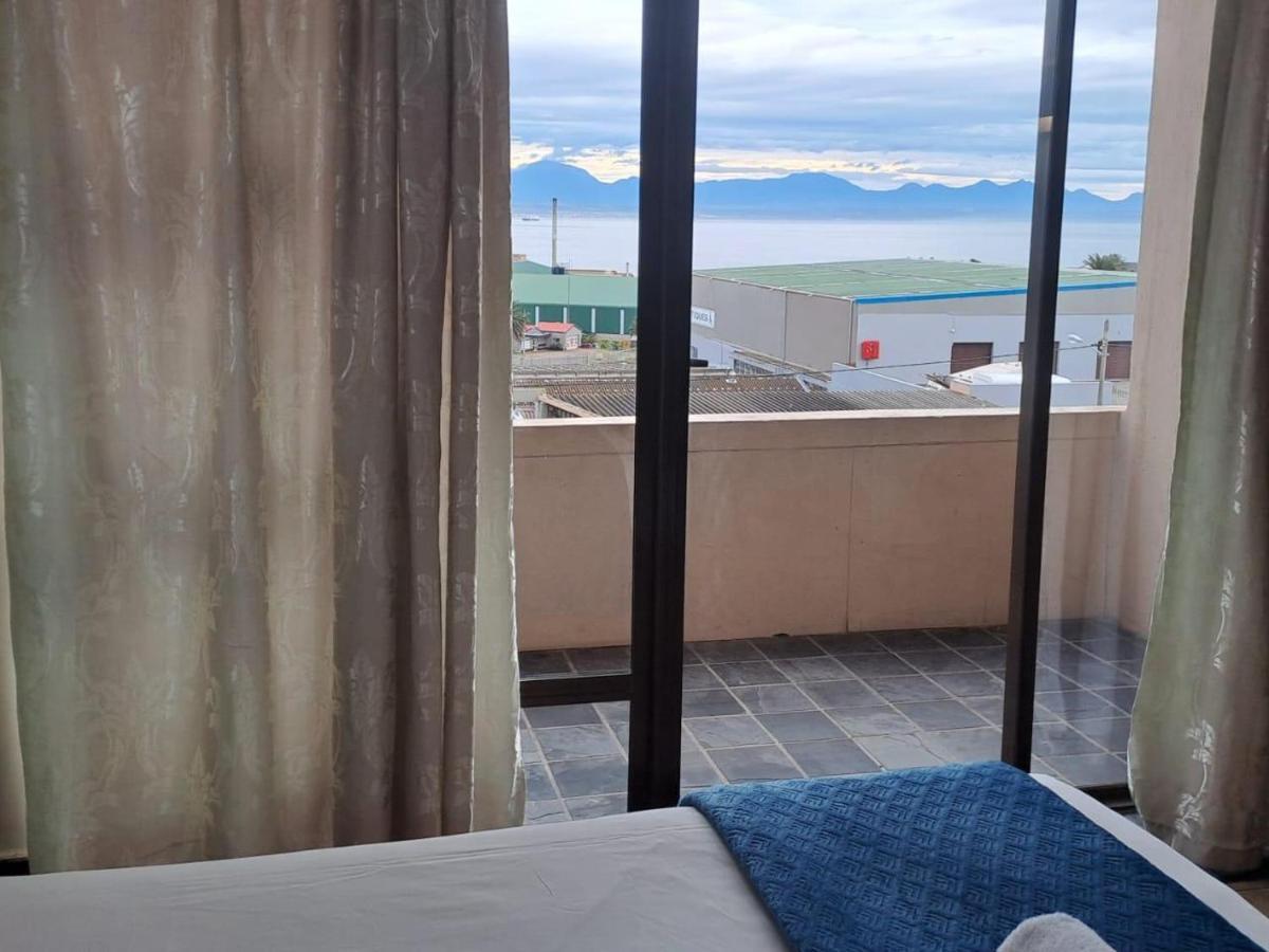 Green Door Guest House Mossel Bay Bilik gambar