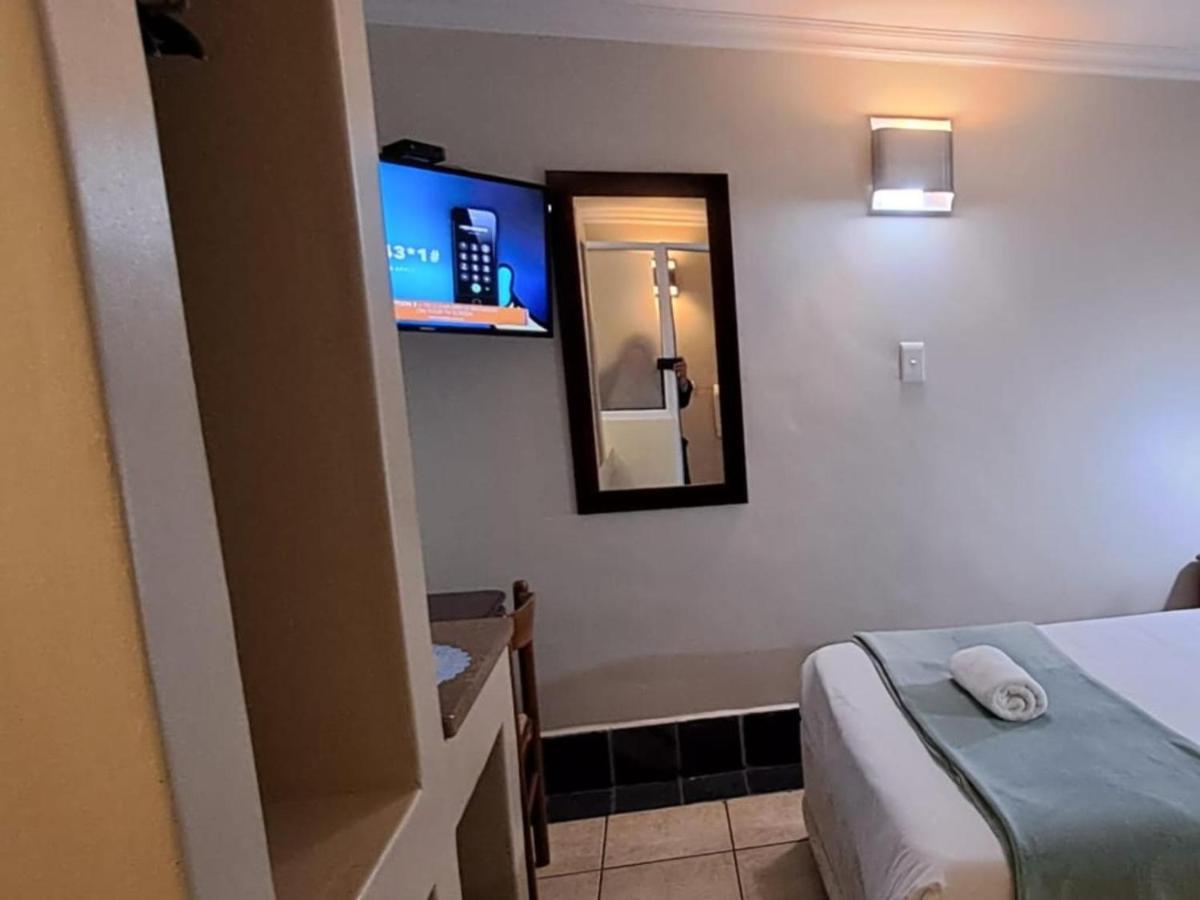 Green Door Guest House Mossel Bay Bilik gambar